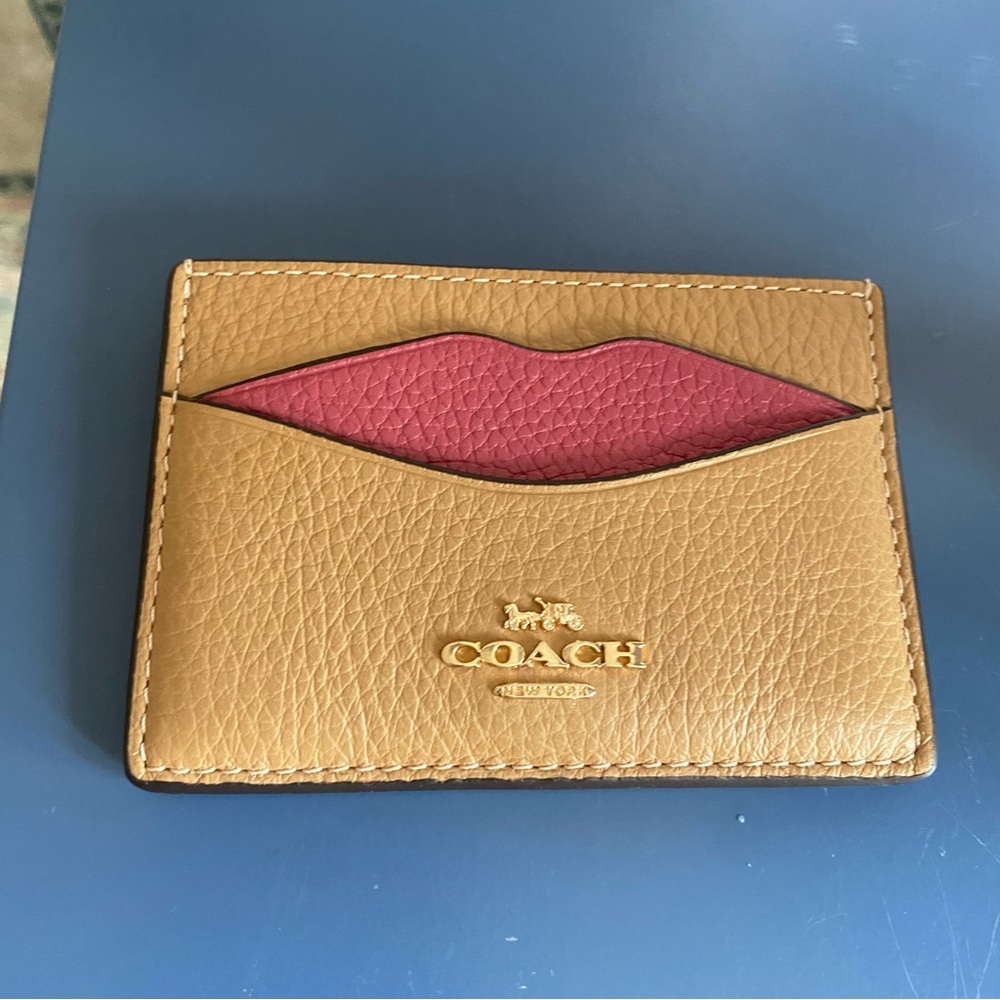SOLD Coach Brown Gold Lip Leather Card Holder